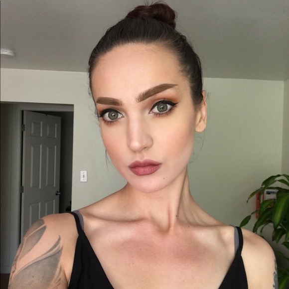 Meet your Posher, Nikki - Picture 1 of 1